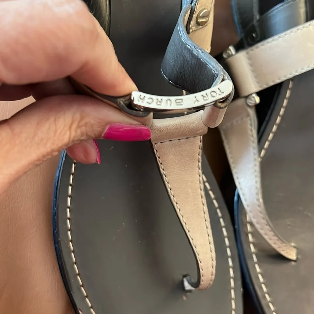 Tory Burch Thong Strap Wedge Sandals/ Neutral/Navy Size 9.5